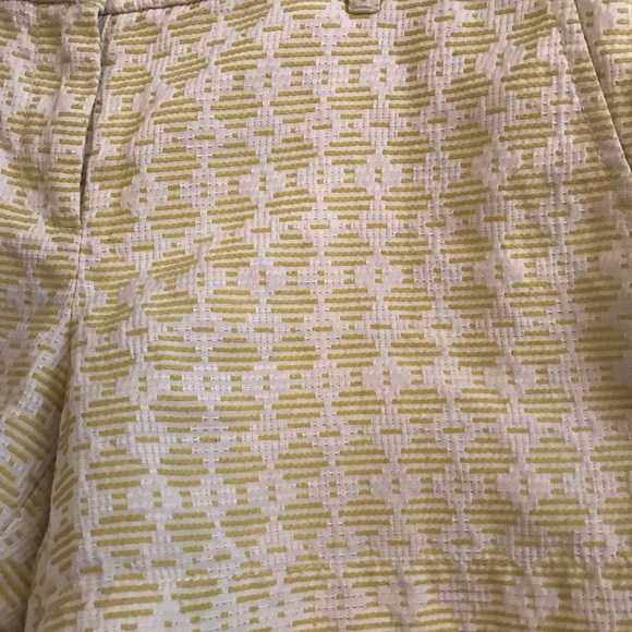 Ann Taylor Loft yellow print textured shorts sz 0 - Picture 3 of 7
